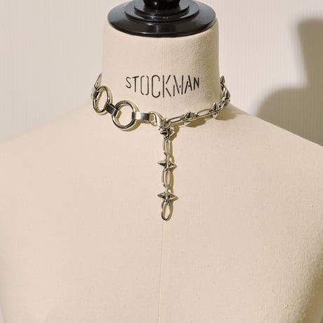Innocent spike necklace