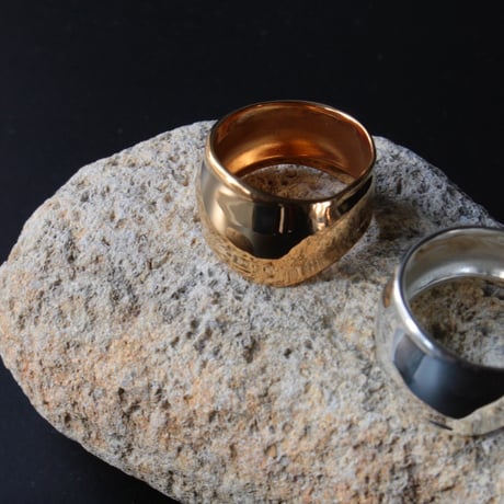 norme dew wide ring / SV925＋Gold Plated