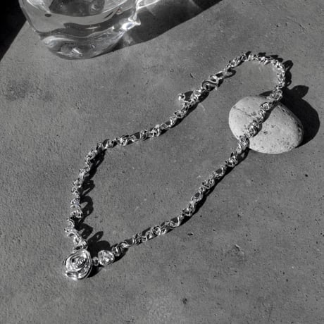 Rose fig necklace
