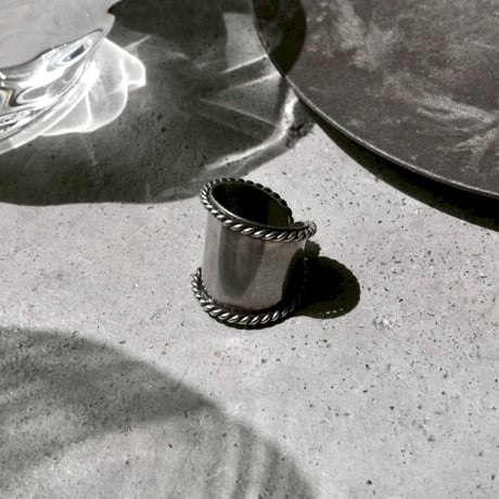 Twist Large ring