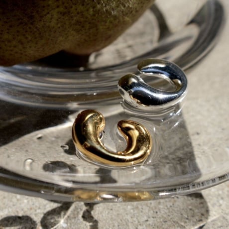 Moist asymmetry earcuff (one color)