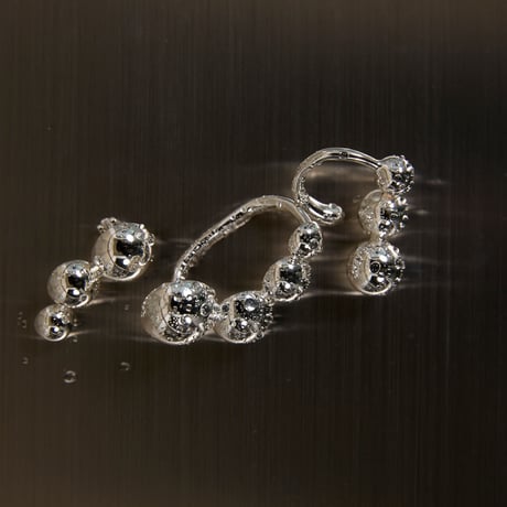 Pome motif w ring