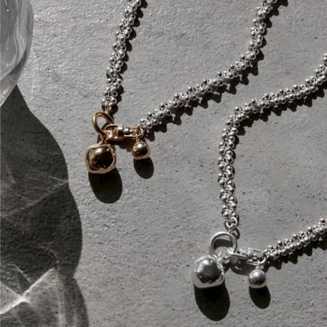 Pome chain necklace