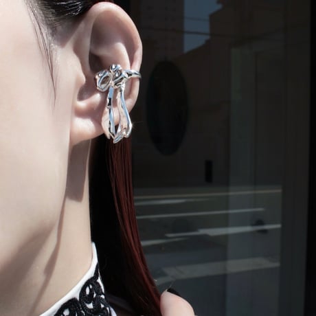 Ribbon earcuff