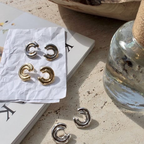 Exude double circle pierce (2P) / One color
