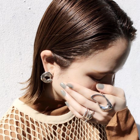 Exude double circle pierce (2P) / One color
