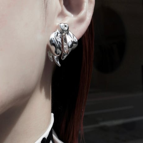 Ribbon earing