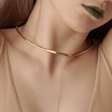 Curve lariat choker (one color)