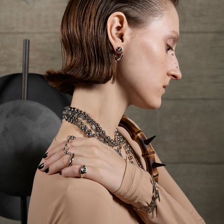Dark metal pierce