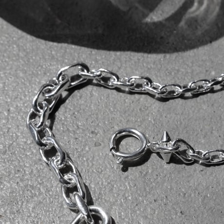 Key motif padlock bracelet