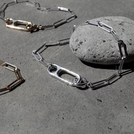 Clip frame bracelet