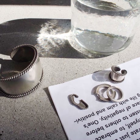 Twist earcuff [Limited]