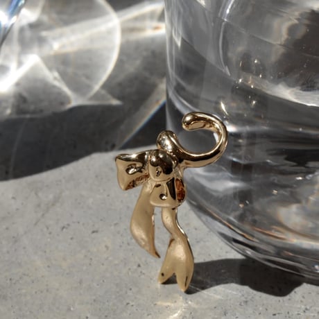 Ribbon earcuff