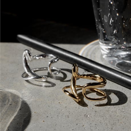 Stream earcuff ring