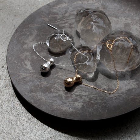 Metal pearl bracelet