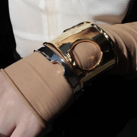 Moon surface slim bangle (one color)