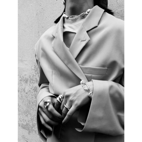 Horn pearl curve ring