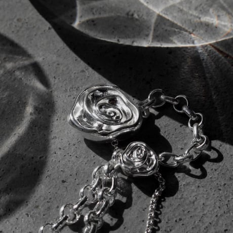 Rose ivy ring