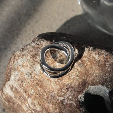 Metal art pinky ring (one color)