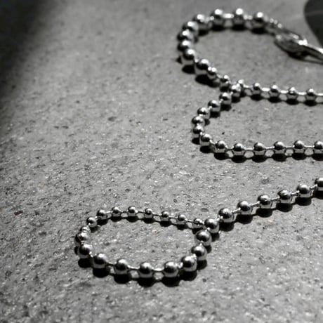 Pome ballchain finger bracelet