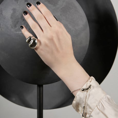 Drop pinky ring