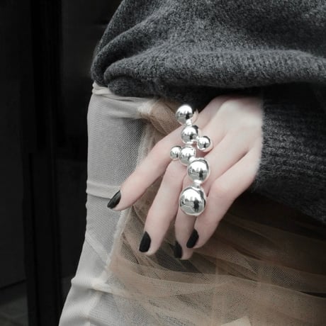 Pome motif w ring