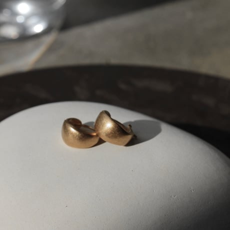 norme dew wide pierce (Matt) / SV925＋Gold Plated