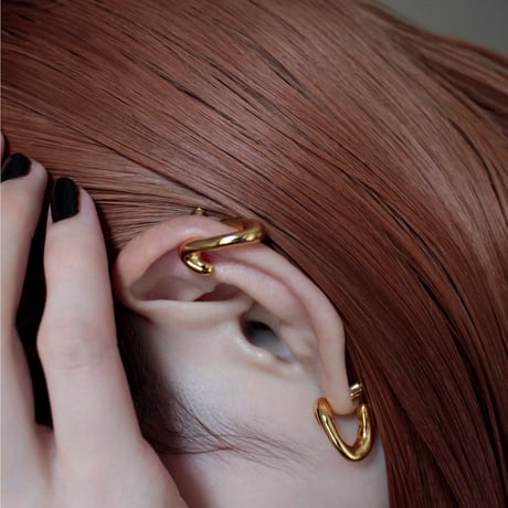 Figue hoop pierce