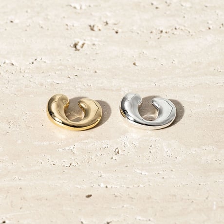 Moist asymmetry earcuff (one color)