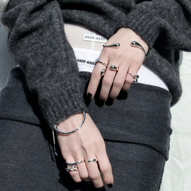 Metal art object bangle | Soierie Online Store Metal art object bangle | Soierie Online Store
