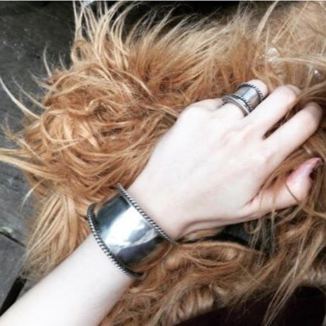 Twist bangle