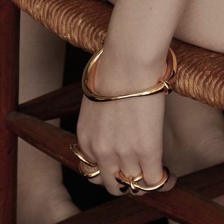 Clarity coil bangle (one color)