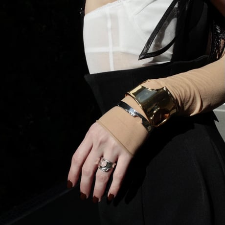 Moon surface slim bangle (one color)