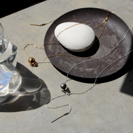 Metal large pearl necklace
