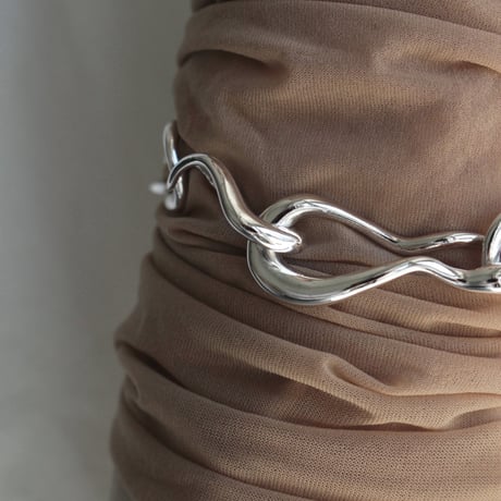 Connect loop bracelet
