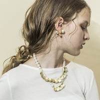 Ruffle pearl necklace