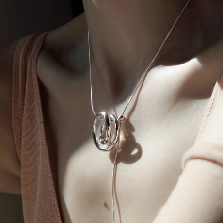 Metal art short necklace