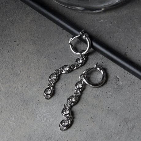Dark metal earing cuff