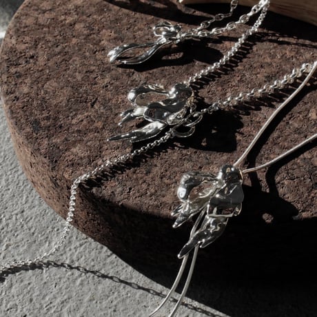 Ribbon necklace