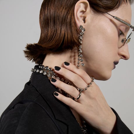 Dark metal pierce