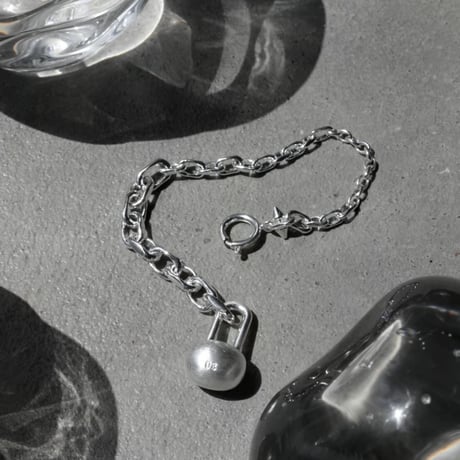 Key motif padlock bracelet