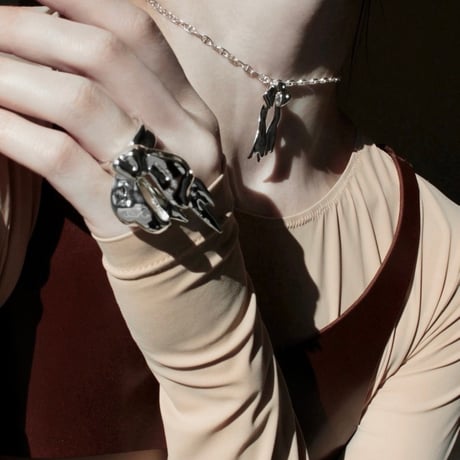 Ribbon large ring
