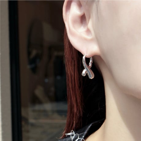 Metal art cross hoop pierce (one color)