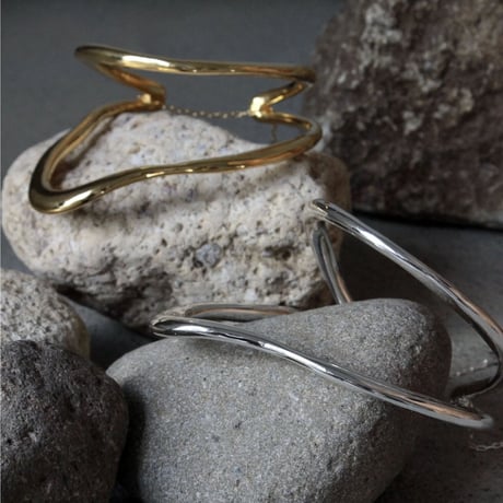 Curve chain bangle (one color)
