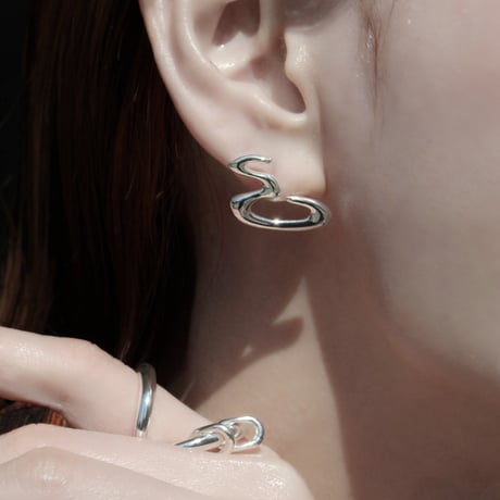 Virtual hook pierce