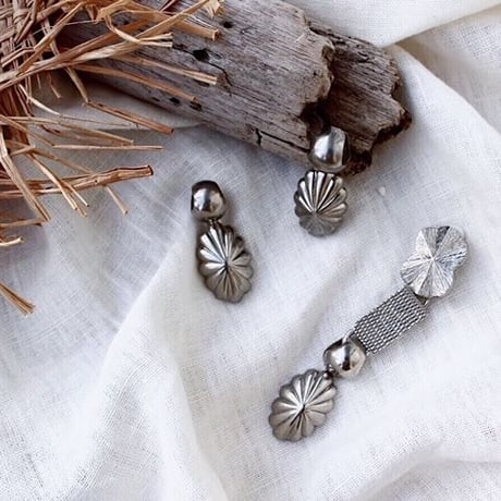 Signature native earing (1P)
