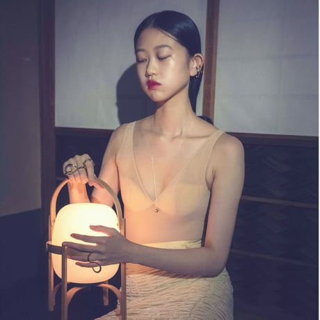 Moist drop single necklace