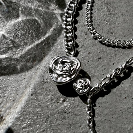 Rose layered necklace