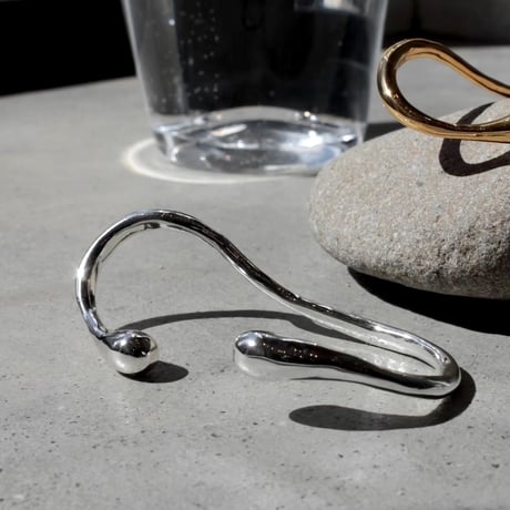 Metal art palm cuff (one color)