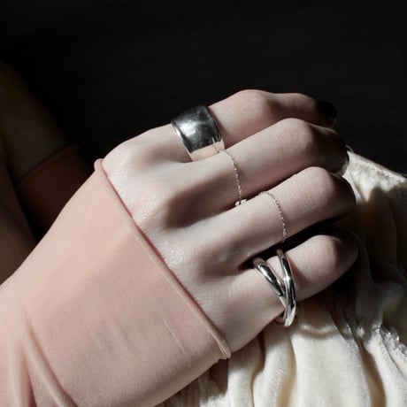 Metal art pinky ring (one color)